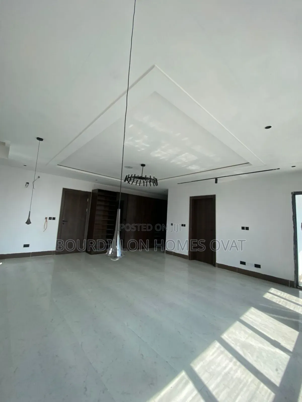 5bdrm Duplex in Lekki Phase 1 Lagos for sale in Lekki Phase 1