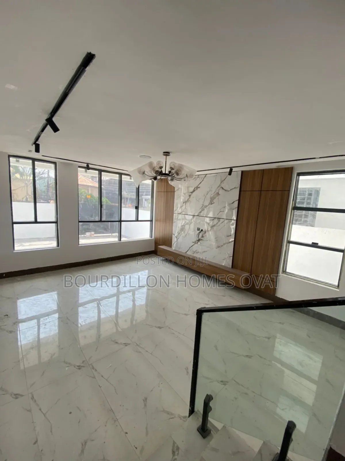 5bdrm Duplex in Lekki Phase 1 Lagos for sale in Lekki Phase 1