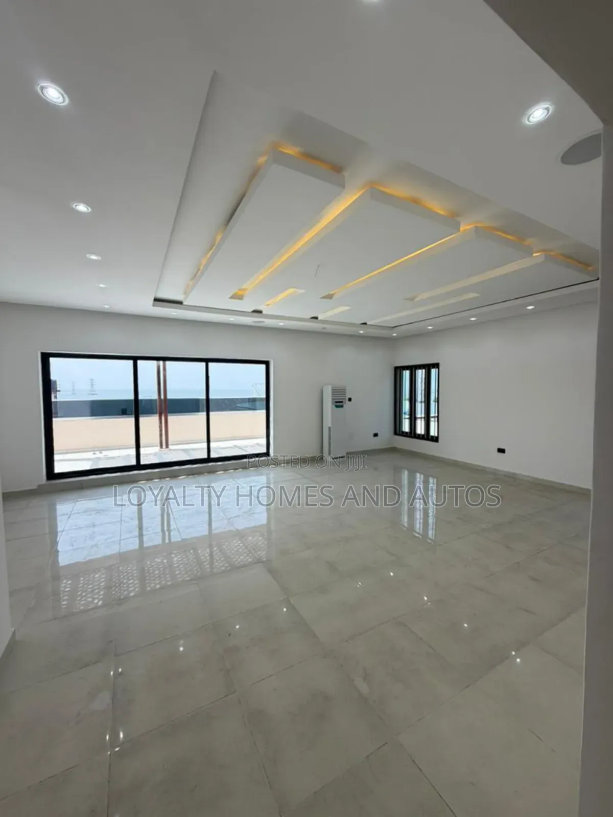 5bdrm Duplex in Lekki Phase 1 for sale in Lekki Phase 1