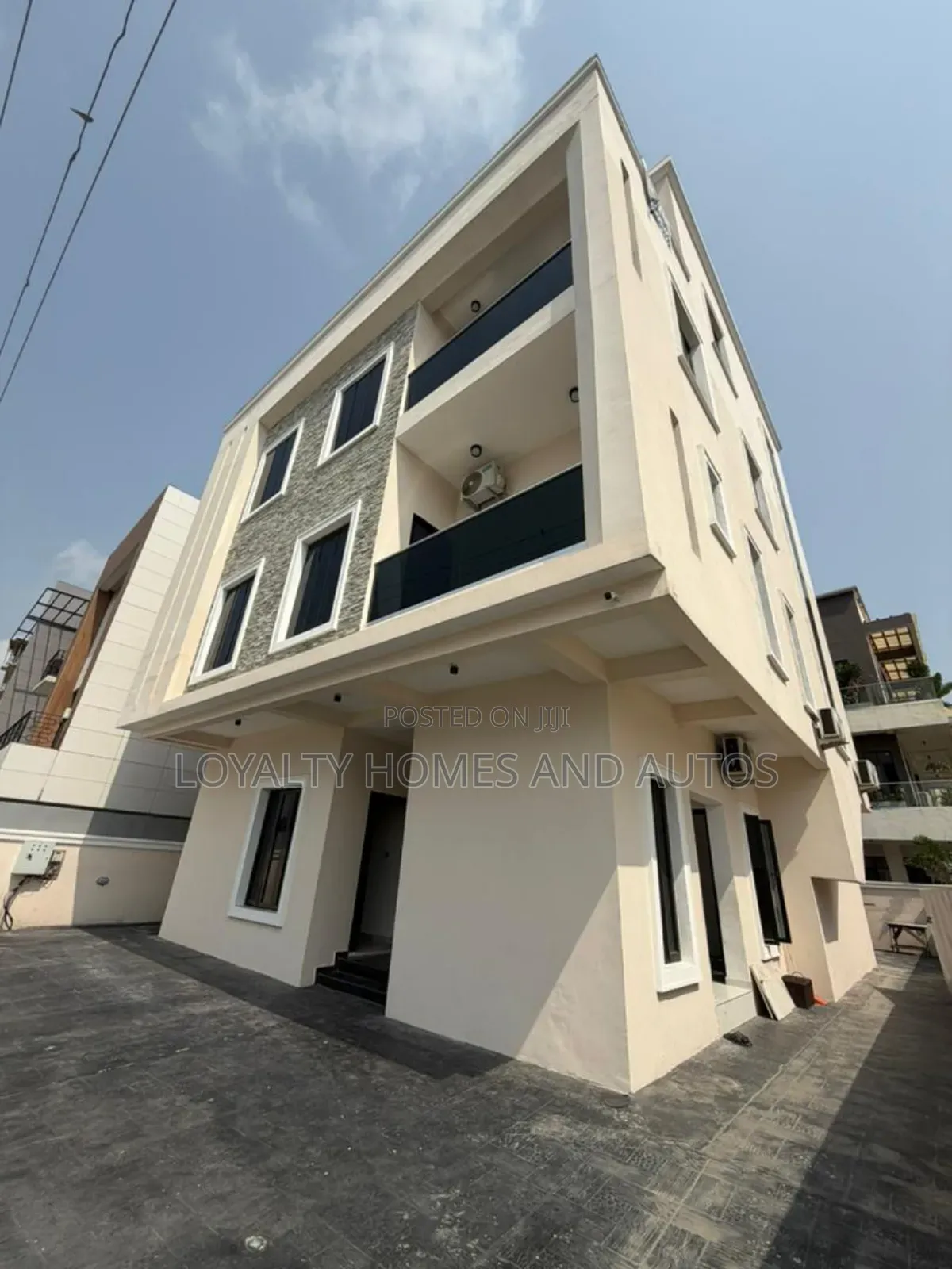 5bdrm Duplex in Lekki Phase 1 for sale in Lekki Phase 1
