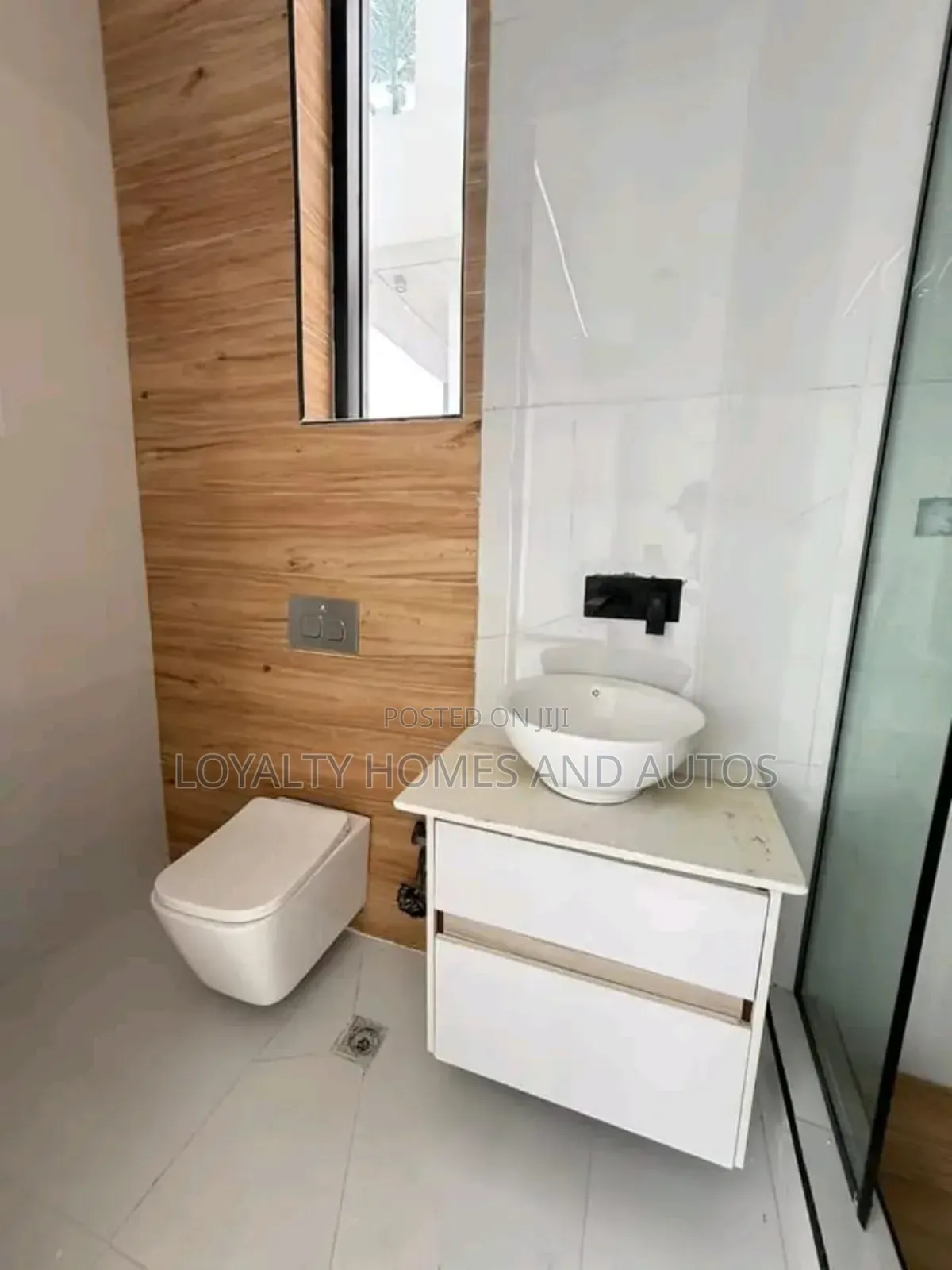 5bdrm House in Chevron for sale in Chevron