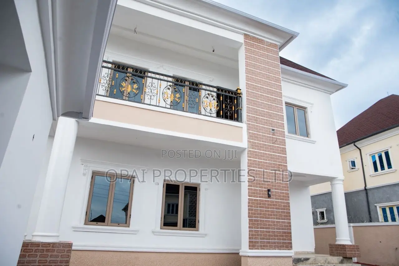 5bdrm Duplex in Summit Estate, Kiami for sale in Kiami