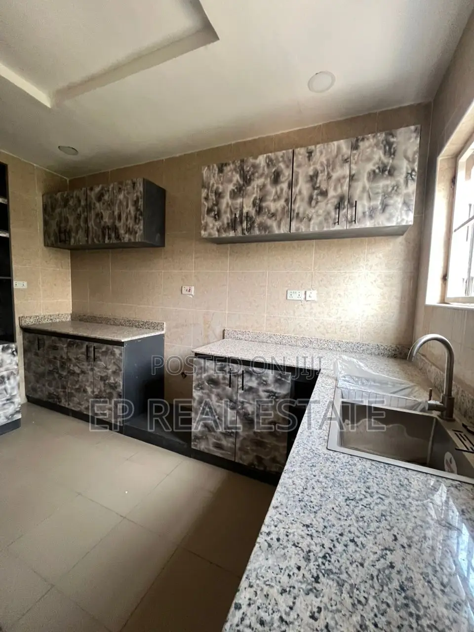 3bdrm Apartment in Gaduwa for sale in Gaduwa
