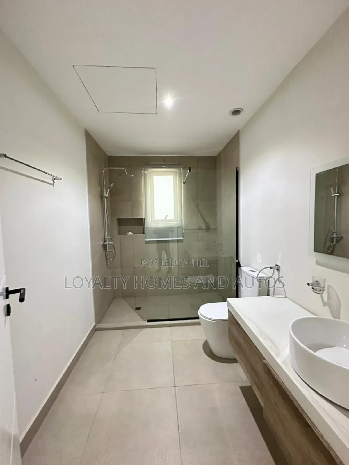 5bdrm Duplex in Chevron for sale in Chevron