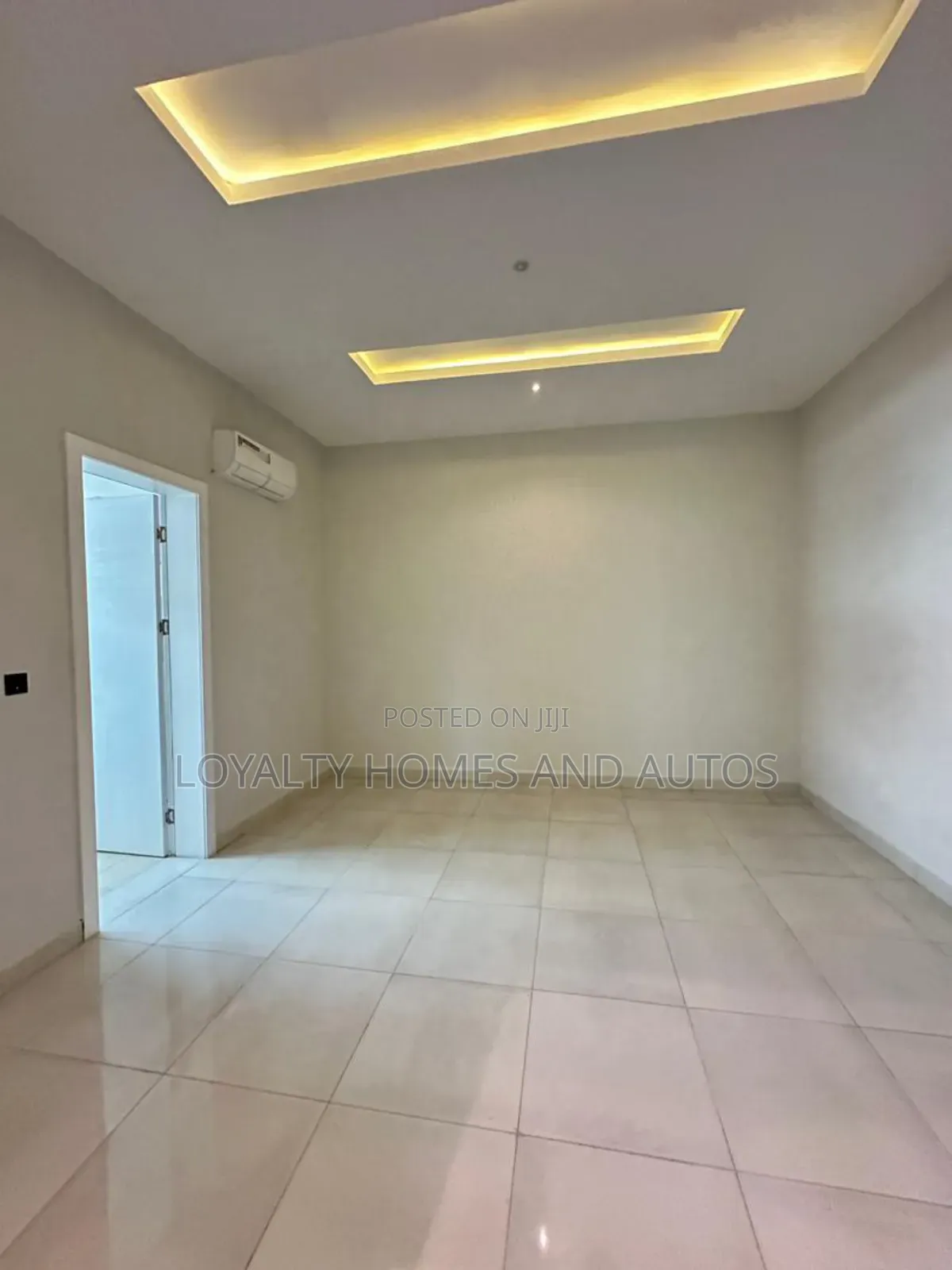 5bdrm Duplex in Chevron for sale in Chevron