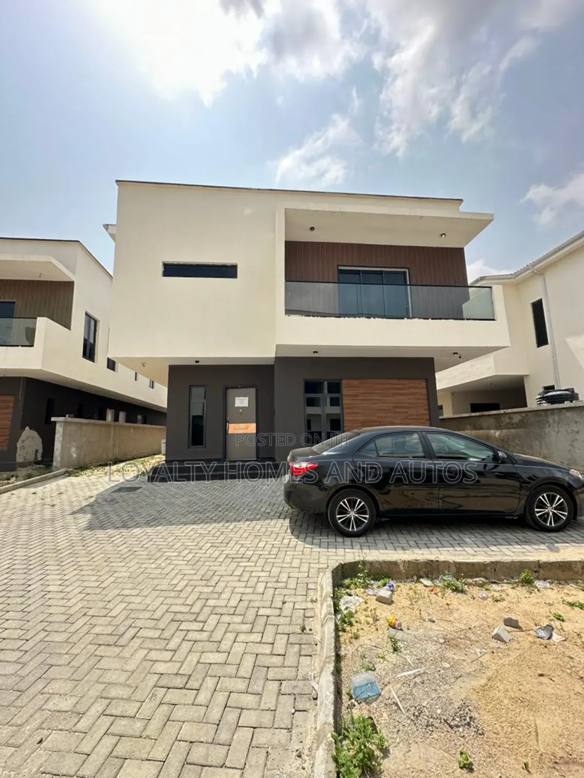 5bdrm Duplex in Lekki Phase 1 for sale in Lekki Phase 1