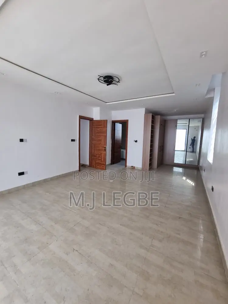 5bdrm Duplex in Phase 1, Lekki for sale in Lekki