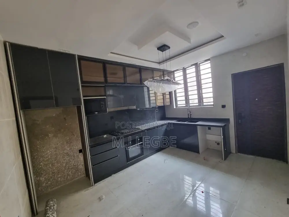 5bdrm Duplex in Phase 1, Lekki for sale in Lekki