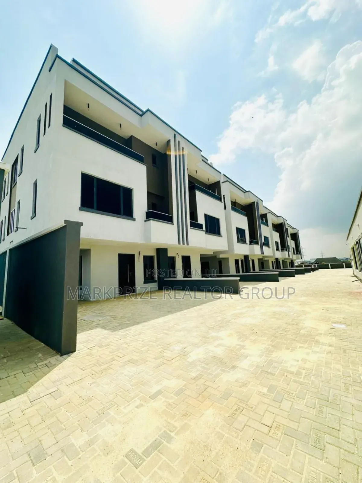 4bdrm Duplex in Ogudu Gra for sale in Ogudu GRA