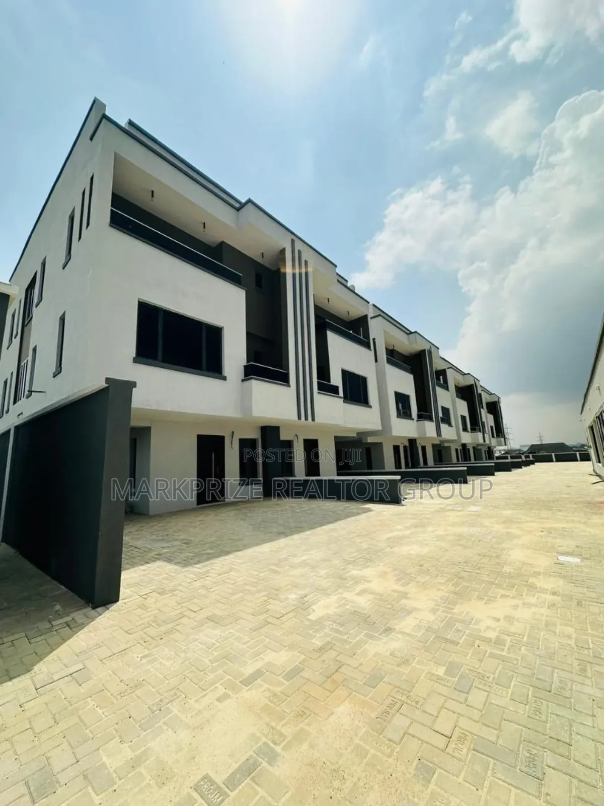 4bdrm Duplex in Ogudu Gra for sale in Ogudu GRA