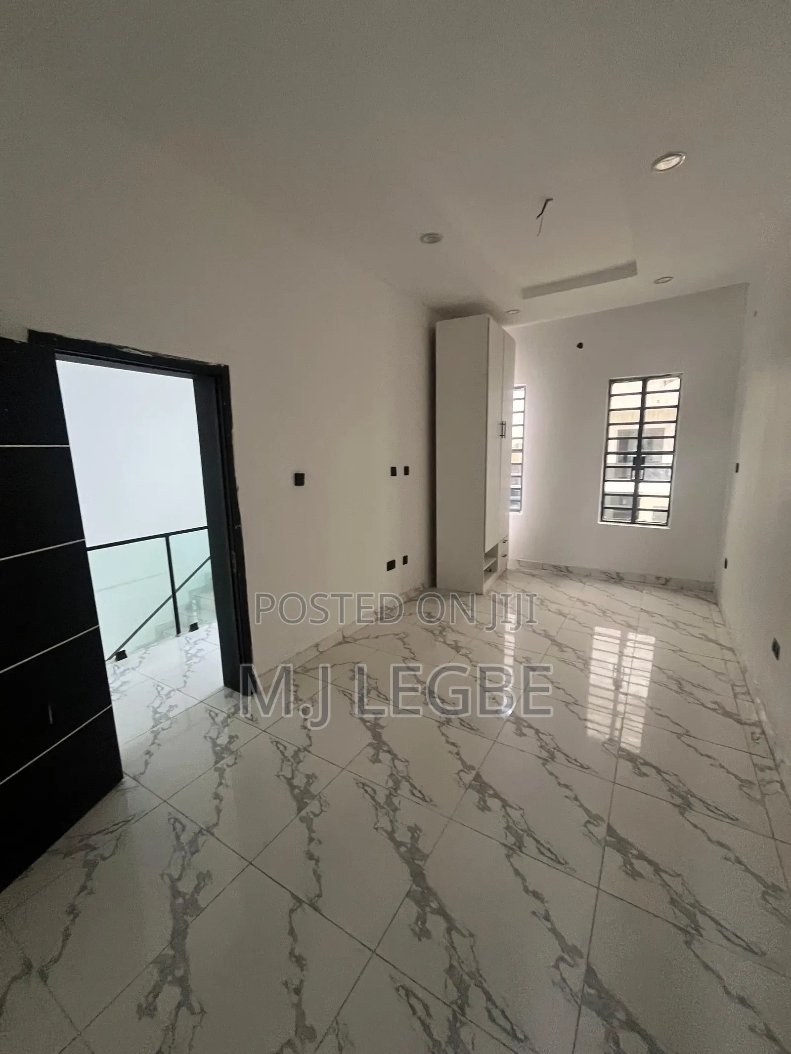 3bdrm Duplex in Lbs, Ajah for sale in Ajah