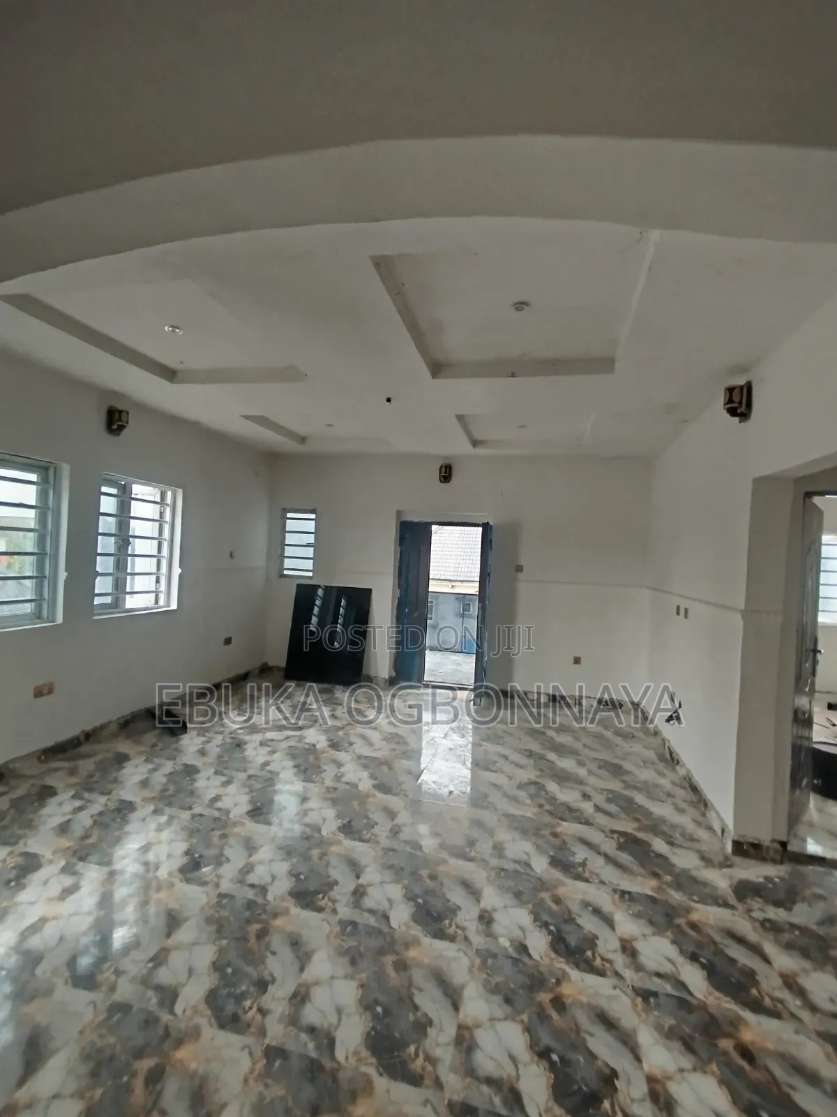1bdrm Block of Flats in Sars Road, Obio-Akpor for rent in Obio-Akpor