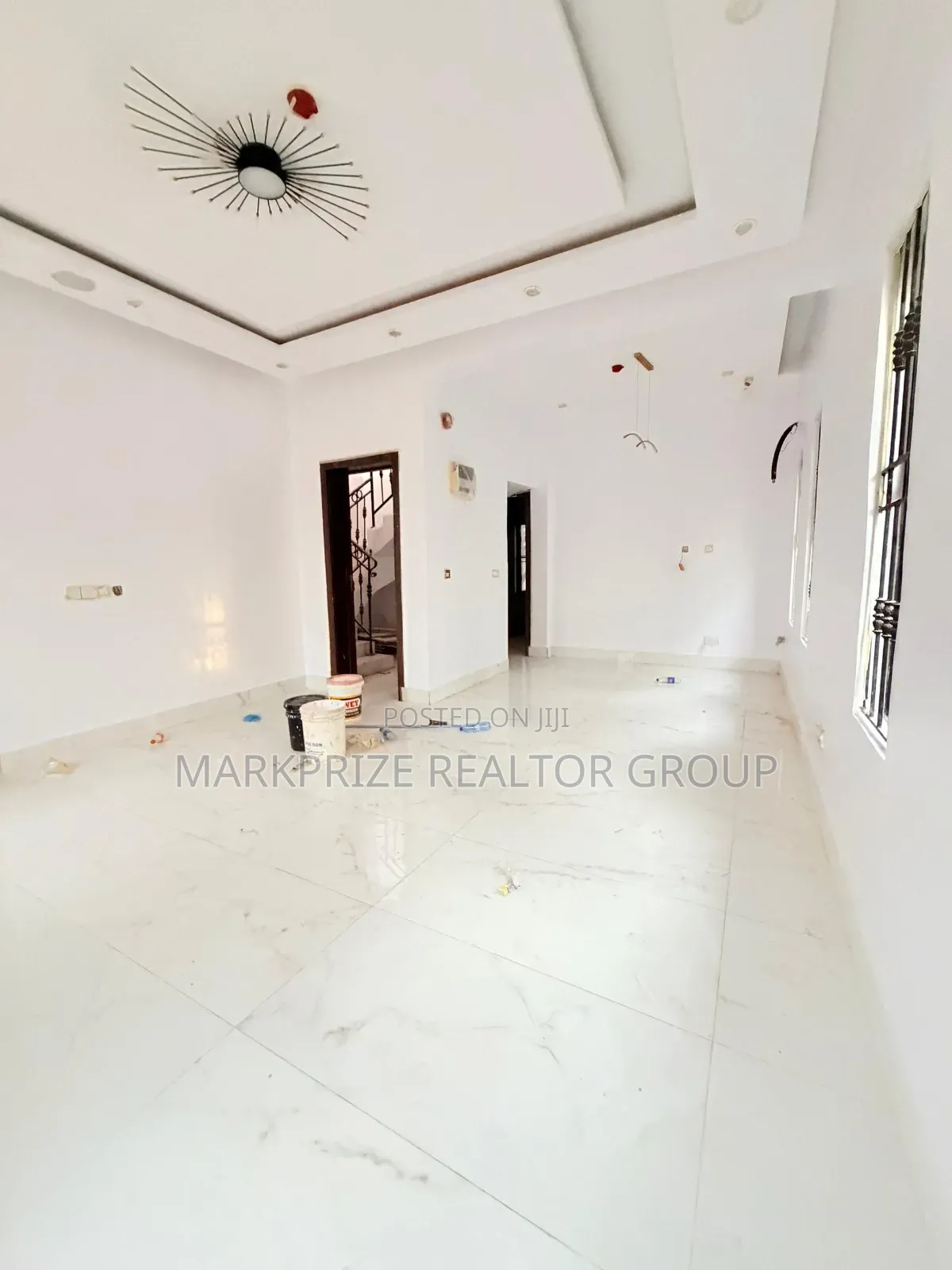 4bdrm Duplex in Surulere Lagos, Eric Moore for sale in Eric Moore