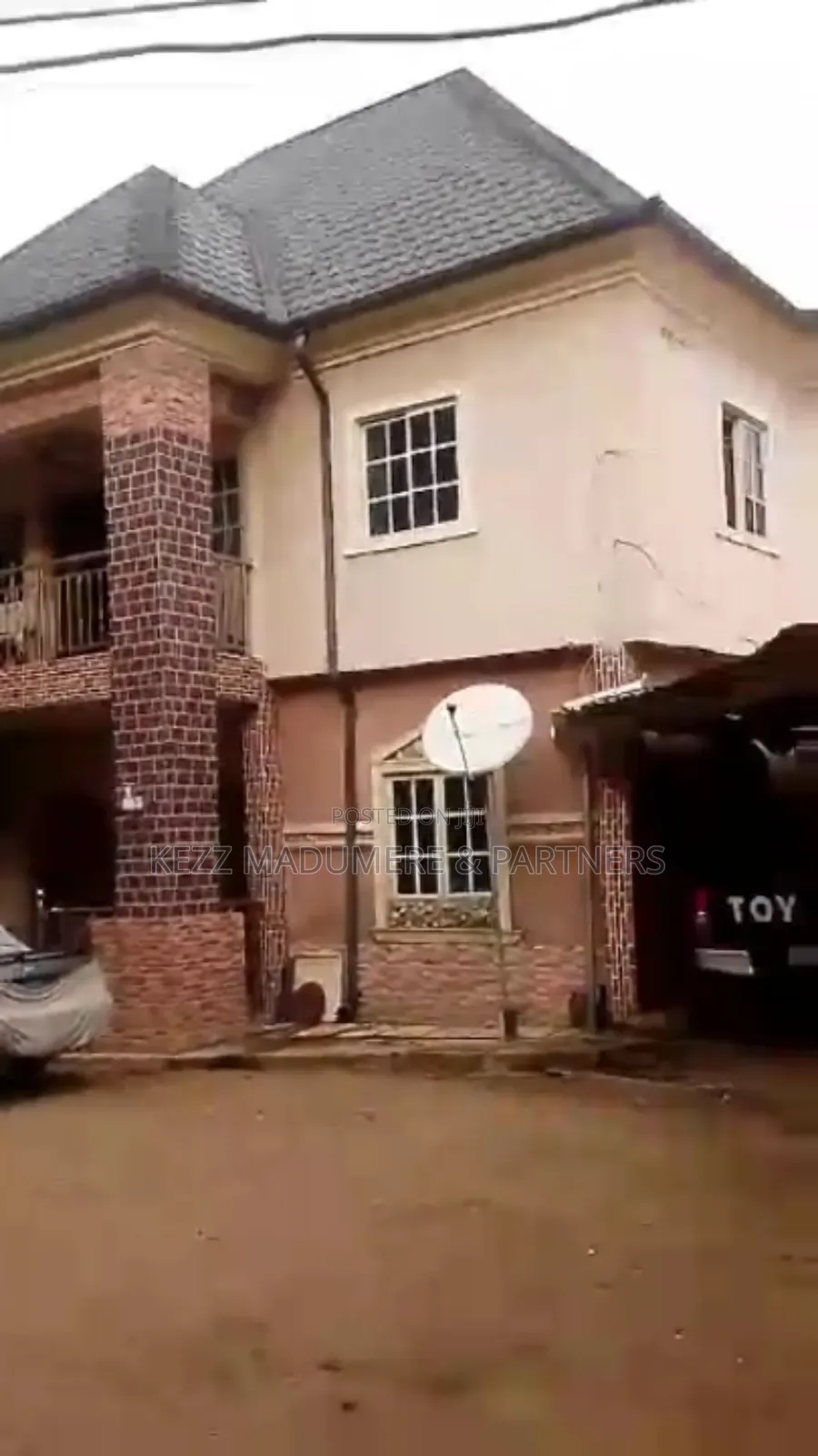 12bdrm Duplex in Umuahia , Abia State for sale in Umuahia