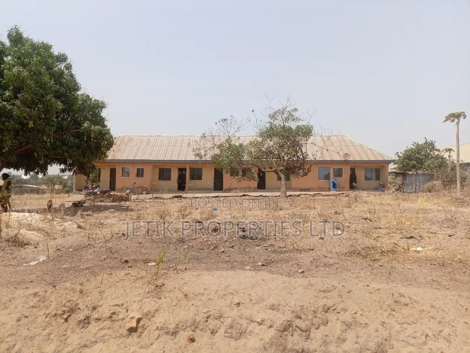 5bdrm Apartment in Akuma Anhyura Street, Makurdi for sale in Makurdi