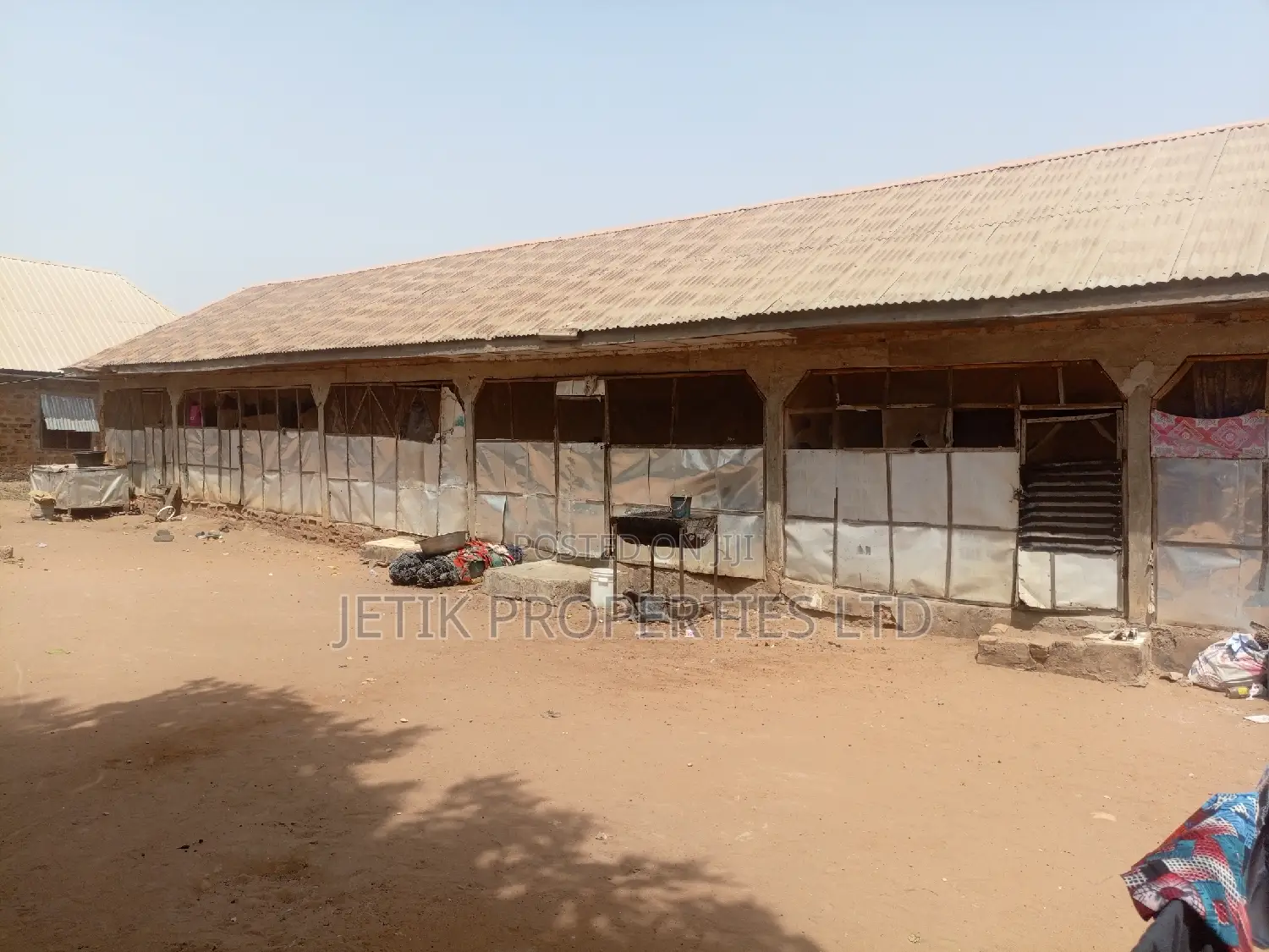 6bdrm Apartment in Yina Junction, Makurdi for sale in Makurdi
