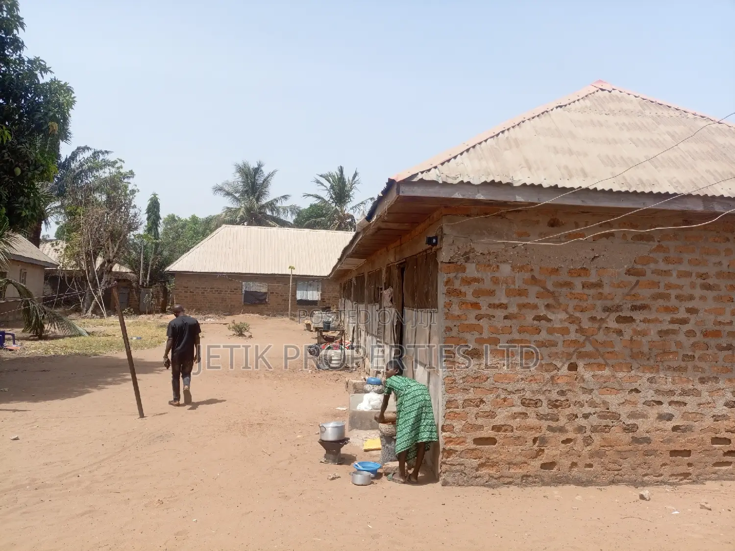 6bdrm Apartment in Yina Junction, Makurdi for sale in Makurdi