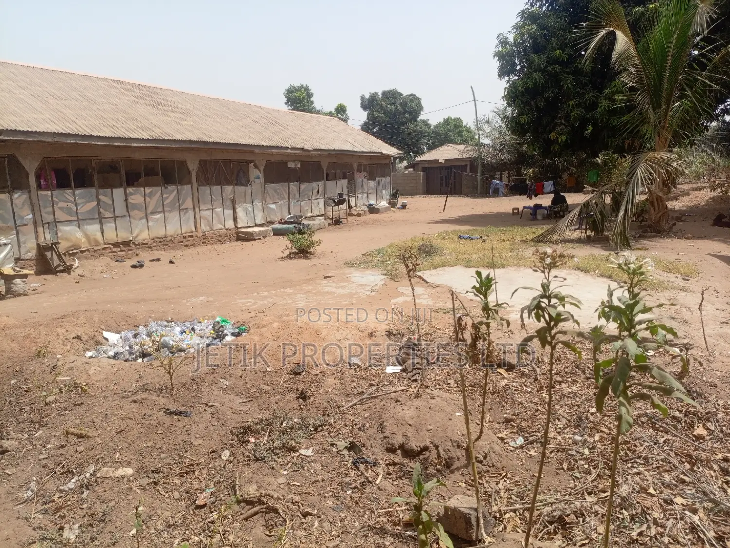 6bdrm Apartment in Yina Junction, Makurdi for sale in Makurdi