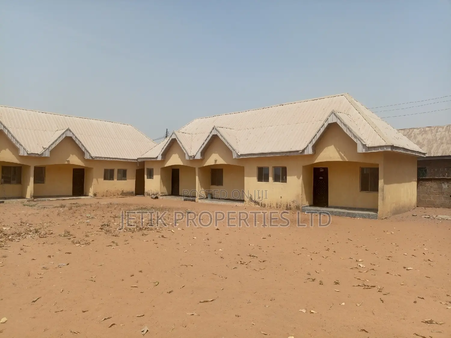 6bdrm Apartment in Yina Junction, Makurdi for sale in Makurdi