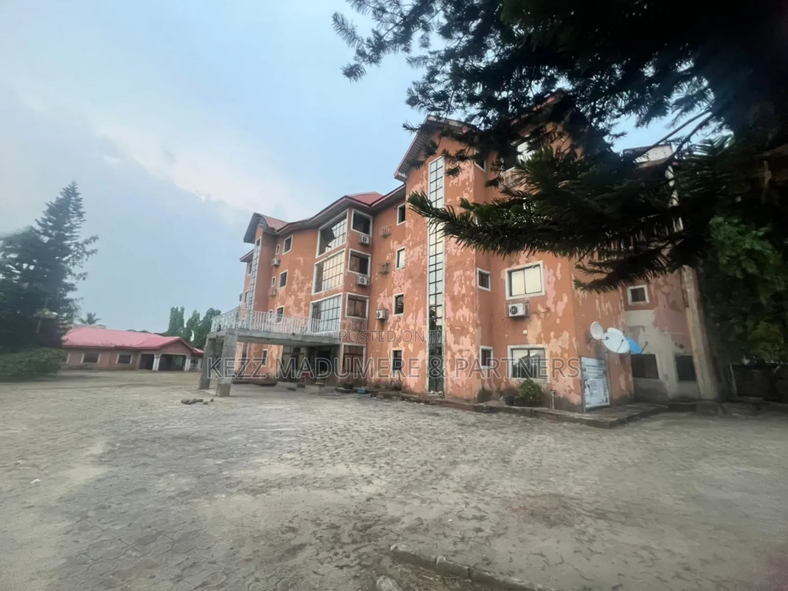 For Sale: Non Functional 54 Rooms Hotel, Iwofe Road , Ph in Port-Harcourt