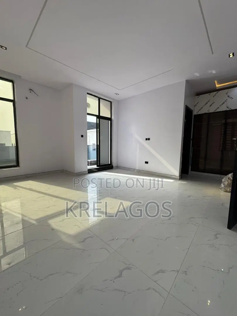 6bdrm Duplex in Orchid, Chevron for sale in Chevron