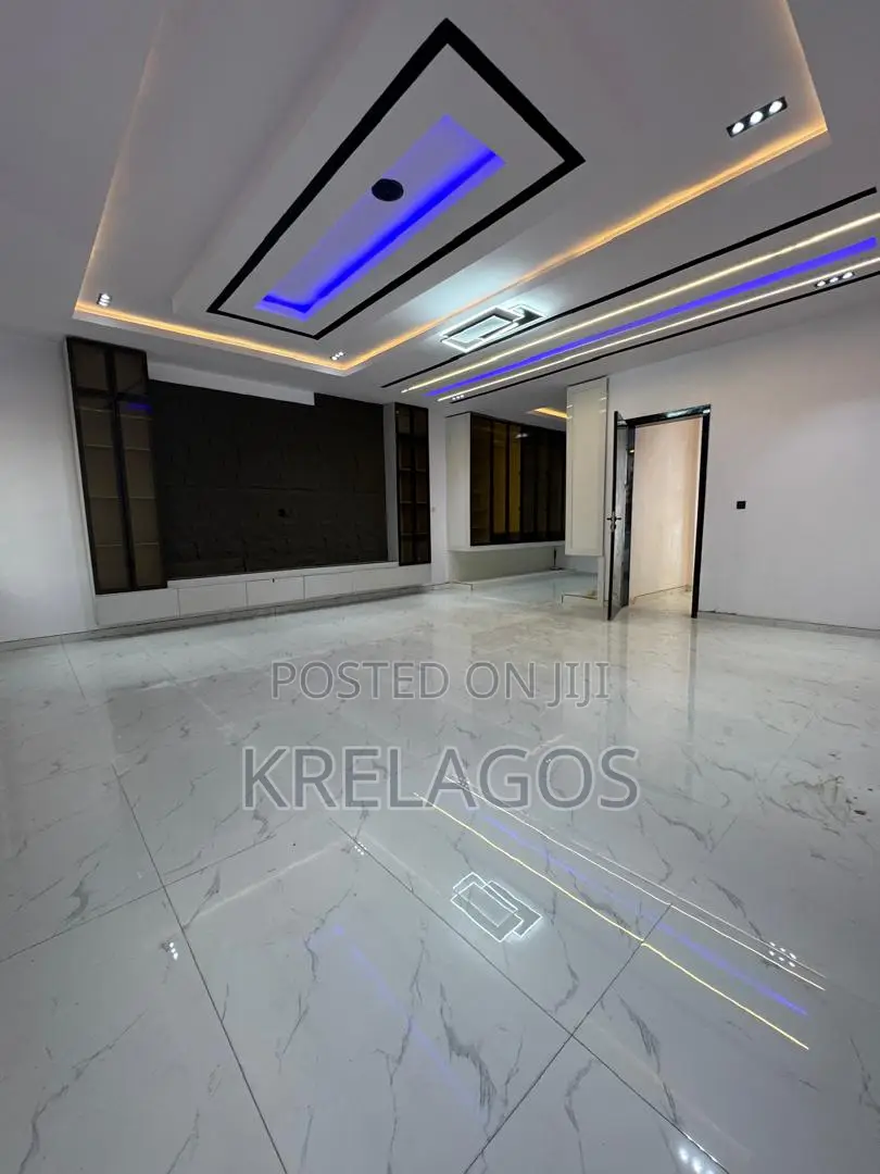 6bdrm Duplex in Orchid, Chevron for sale in Chevron