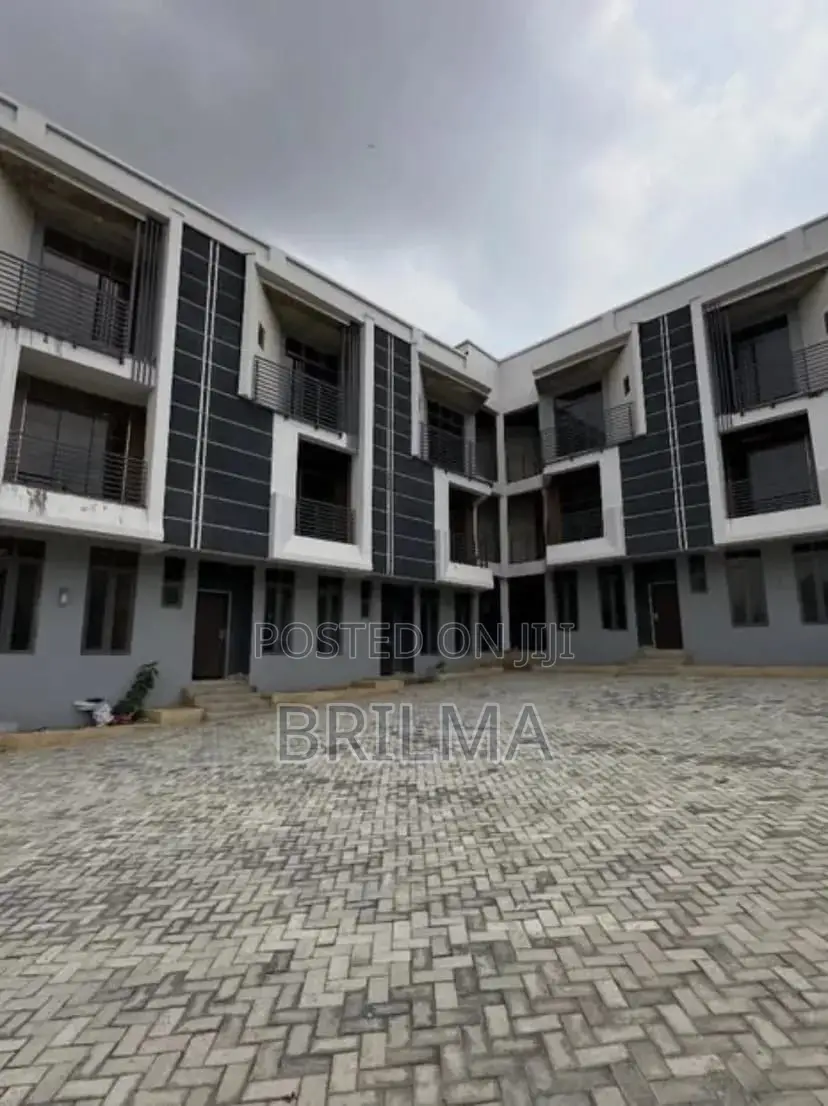 4bdrm Duplex in Life Camp for sale in Life Camp