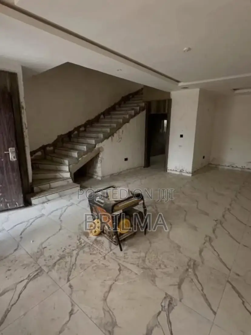 4bdrm Duplex in Life Camp for sale in Life Camp