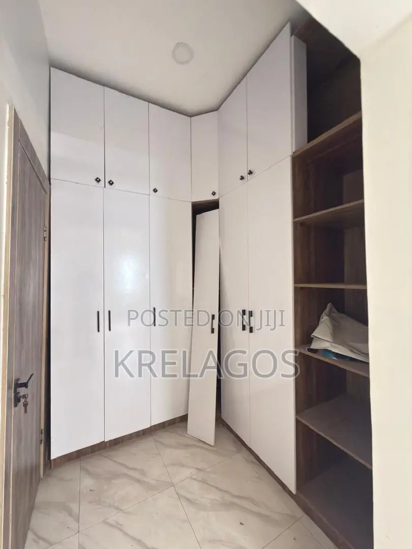 4bdrm Duplex in Orchid, Chevron for rent in Chevron