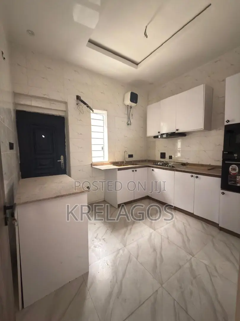 4bdrm Duplex in Orchid, Chevron for rent in Chevron