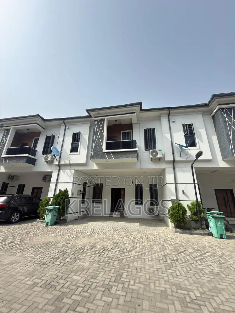 Furnished 4bdrm Duplex in Orchid, Chevron for rent in Chevron