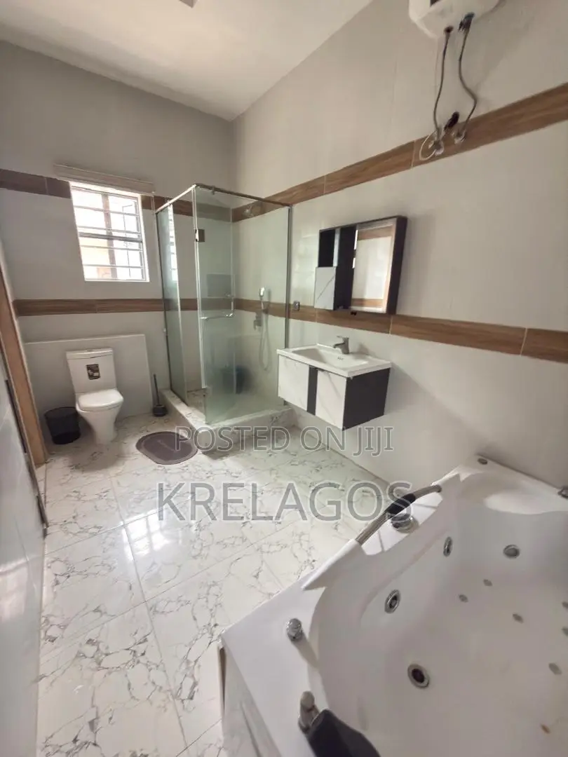 Furnished 4bdrm Duplex in Orchid, Chevron for rent in Chevron