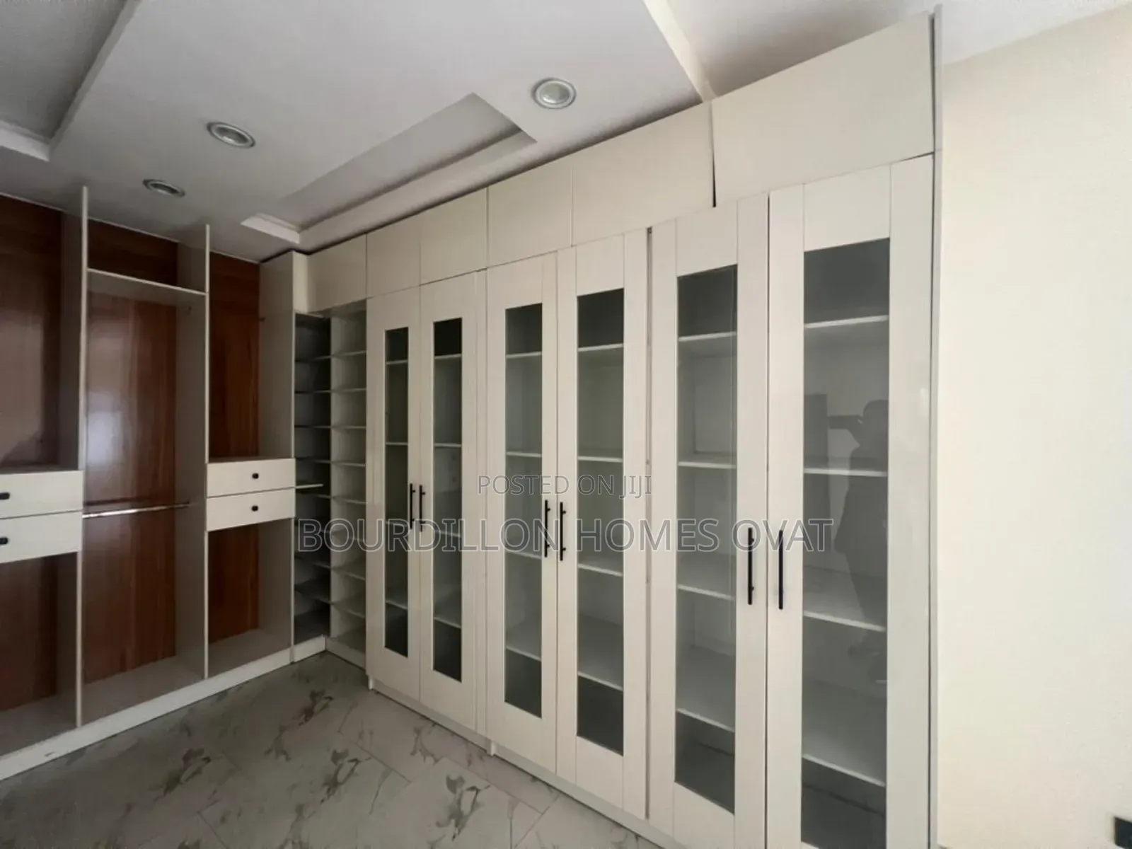 5bdrm Duplex in Ikota Villa Estate for rent in Ikota