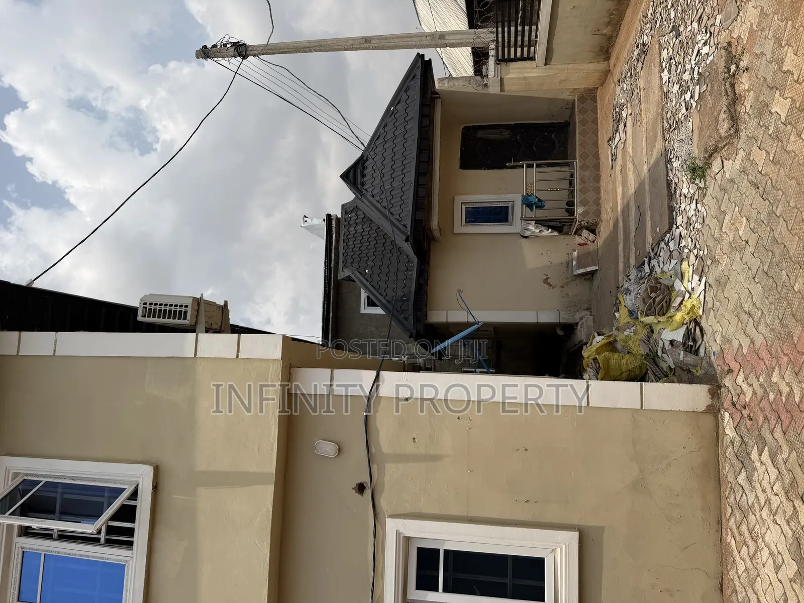3bdrm Block of Flats in Ogumenyi, Benin City for sale in Benin City