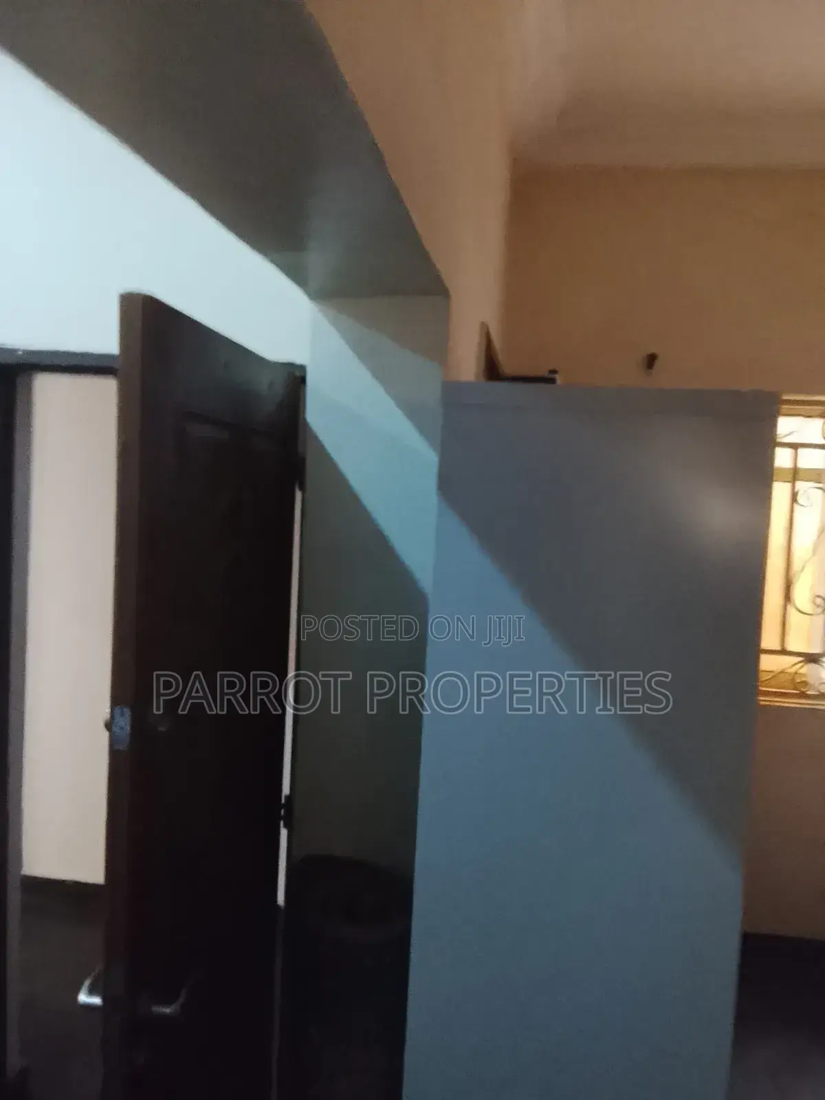 Traveling Agency / Business Centre Space in Gwarinpa