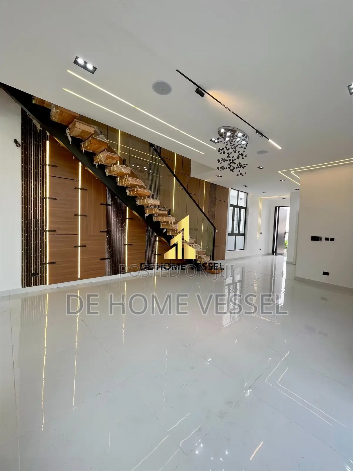 5bdrm Duplex in Ikota for sale in Ikota