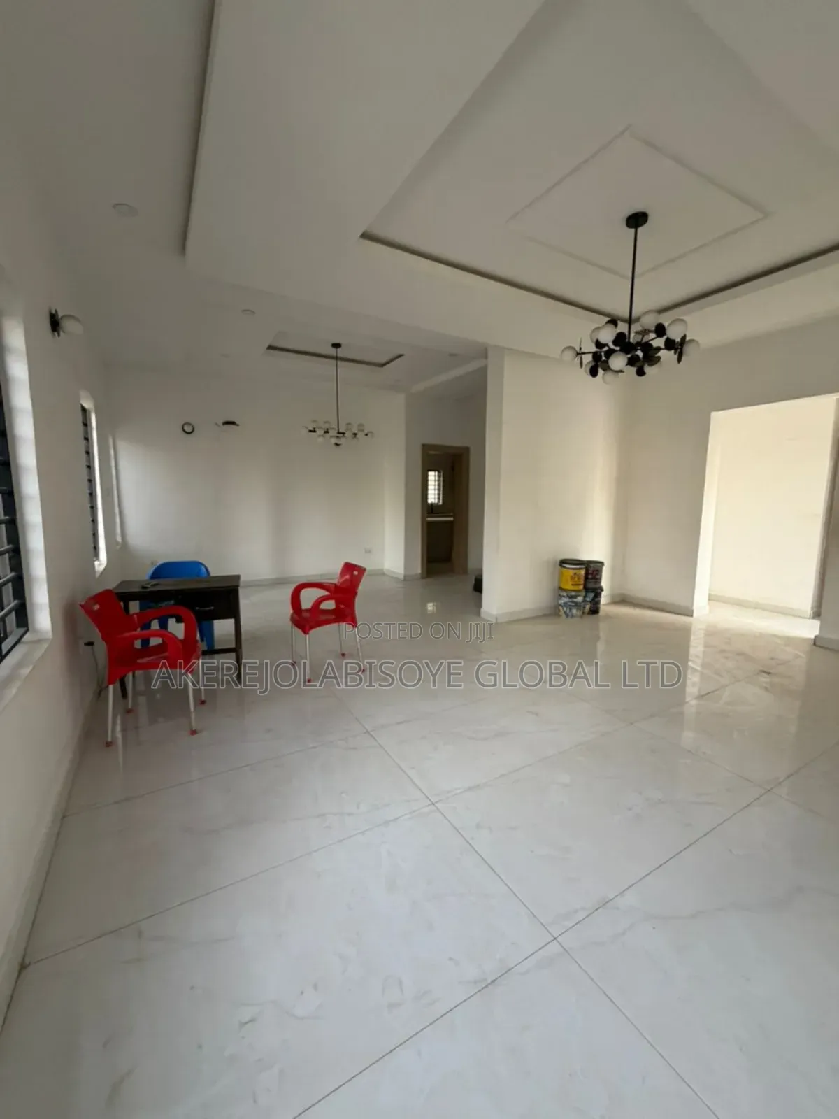 5bdrm Duplex in In An Estate for sale in Gwarinpa
