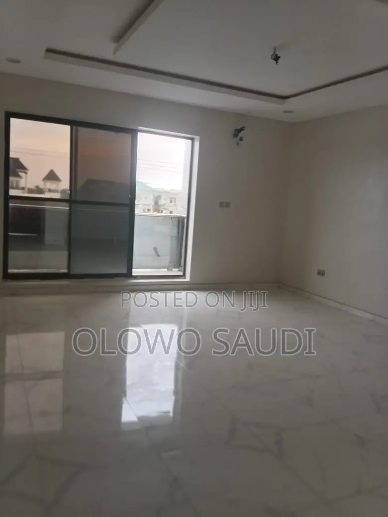 3bdrm Apartment in De Avocado, Abijo for rent in Abijo