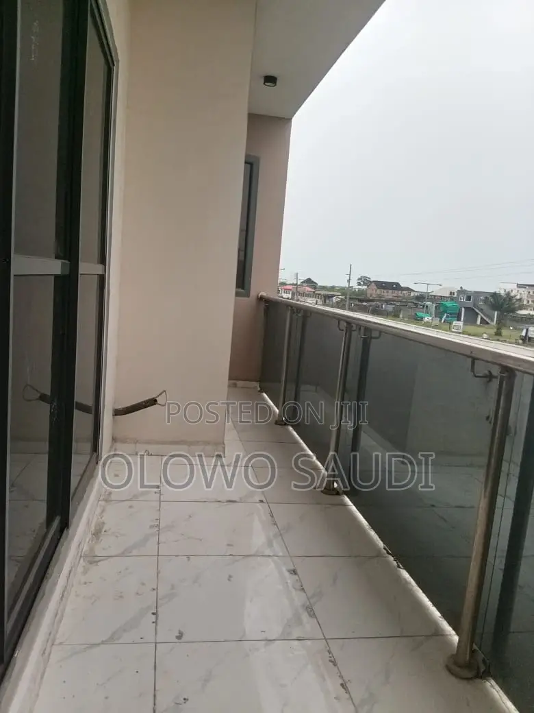 3bdrm Apartment in De Avocado, Abijo for rent in Abijo