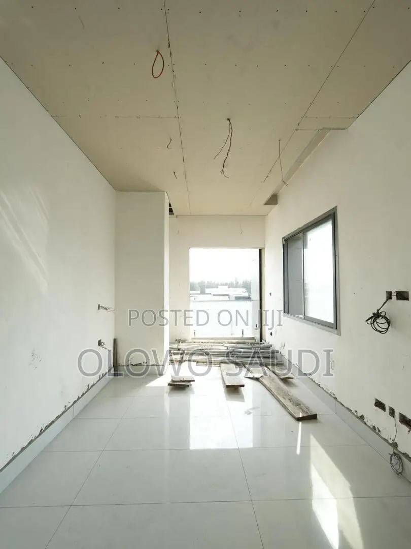 4bdrm Apartment in Banana Island for sale in Banana Island