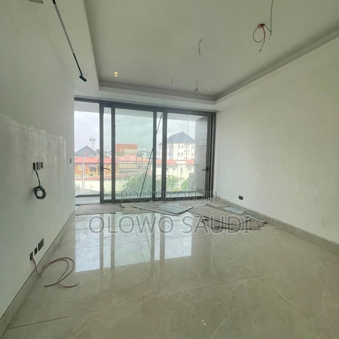 4bdrm Apartment in Lekki Phase 1, Lagos for sale in Lekki Phase 1