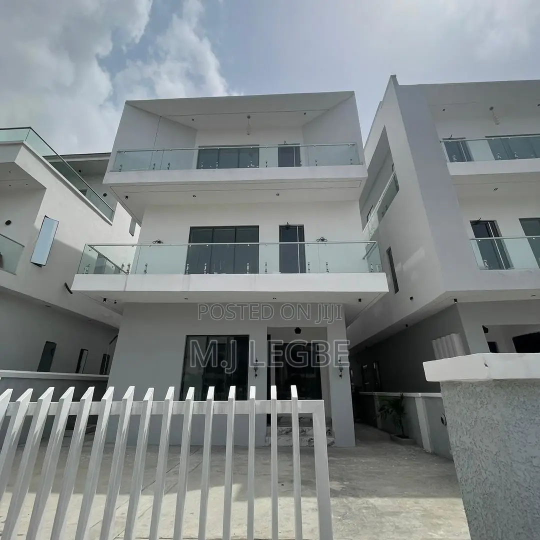 5bdrm Duplex in Osapa, Lekki for sale in Lekki