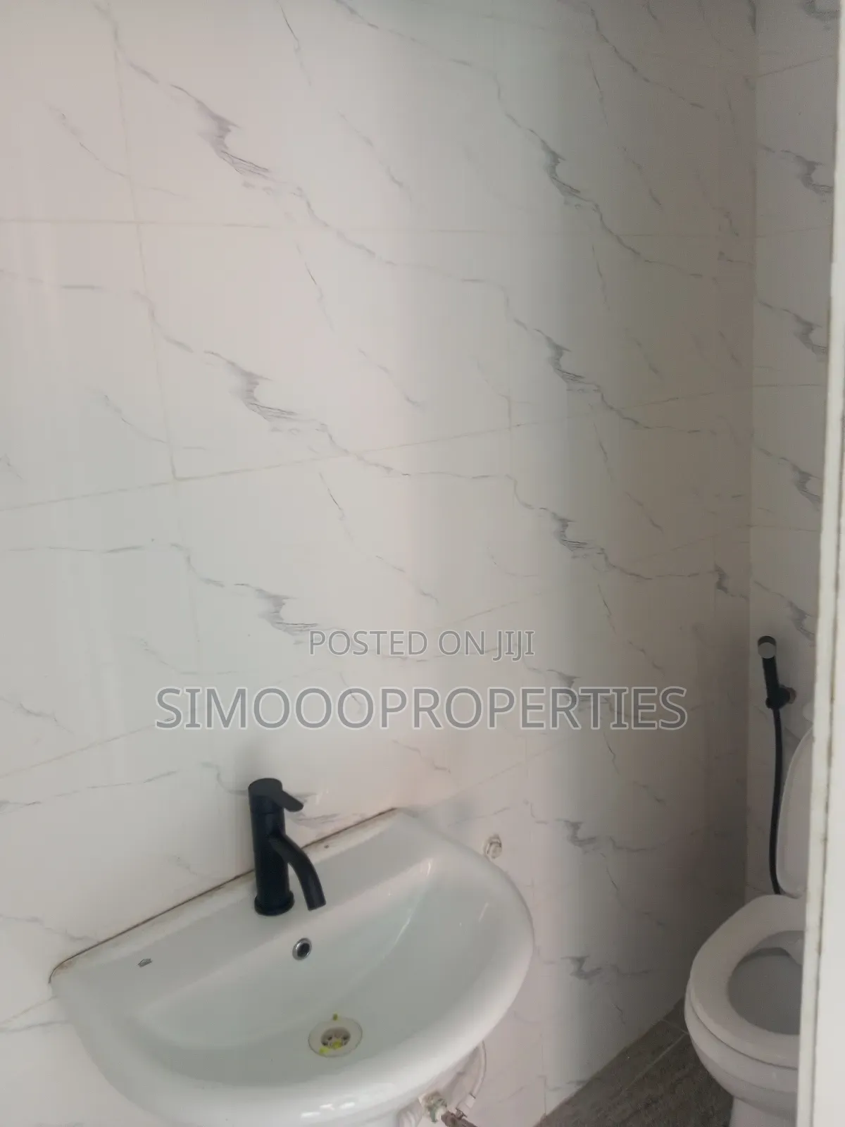 5bdrm Duplex in Grace Oasis Resident, Lakowe for sale in Lakowe