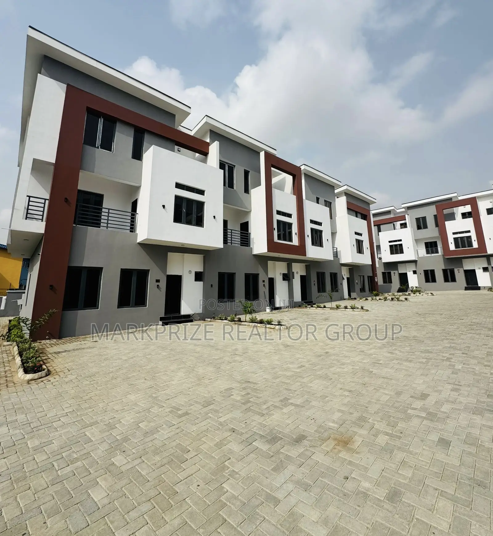 4bdrm Duplex in Oregon Ikeja Lagos, Oregun for sale in Oregun