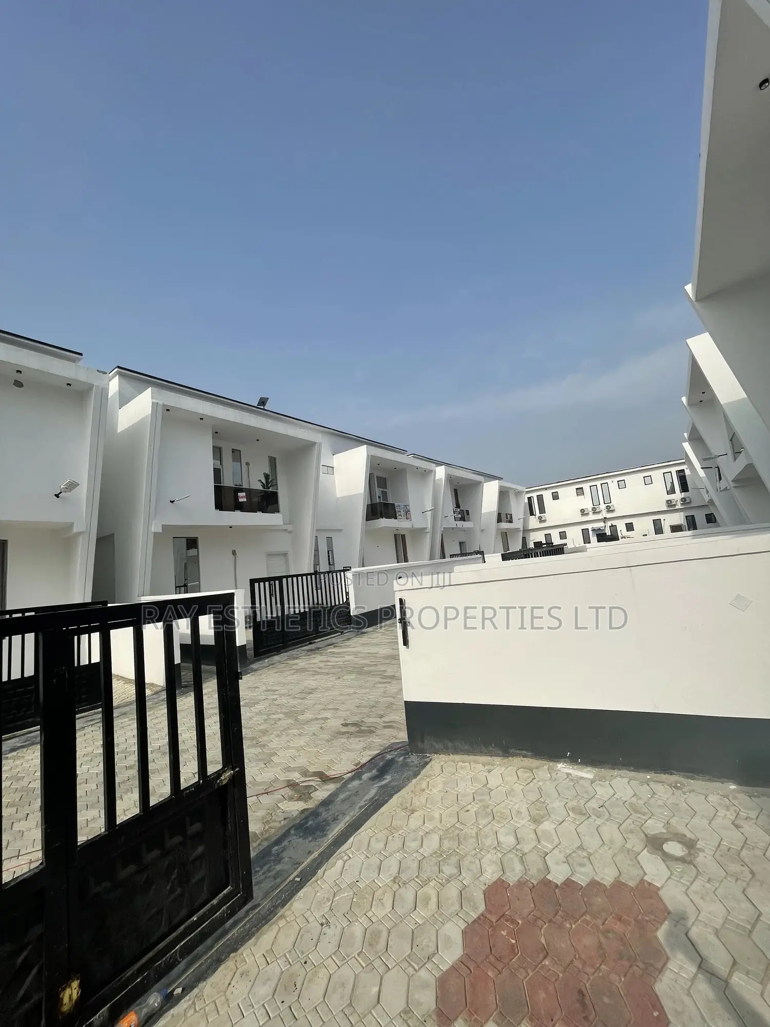 4bdrm Duplex in Ikota Gra, Lagos State for sale in Lagos State