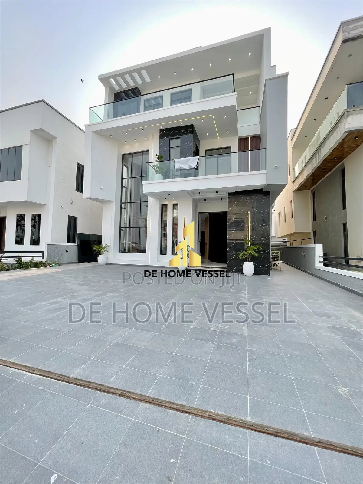 5bdrm Duplex in Lekki for sale in Lekki