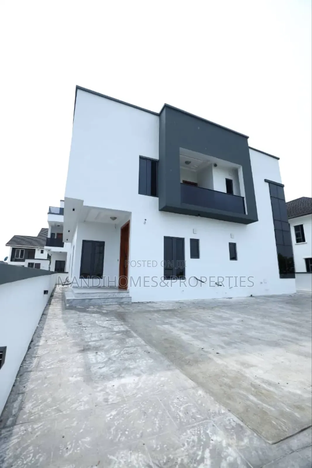 5bdrm Duplex in Sangotedo for sale in Sangotedo