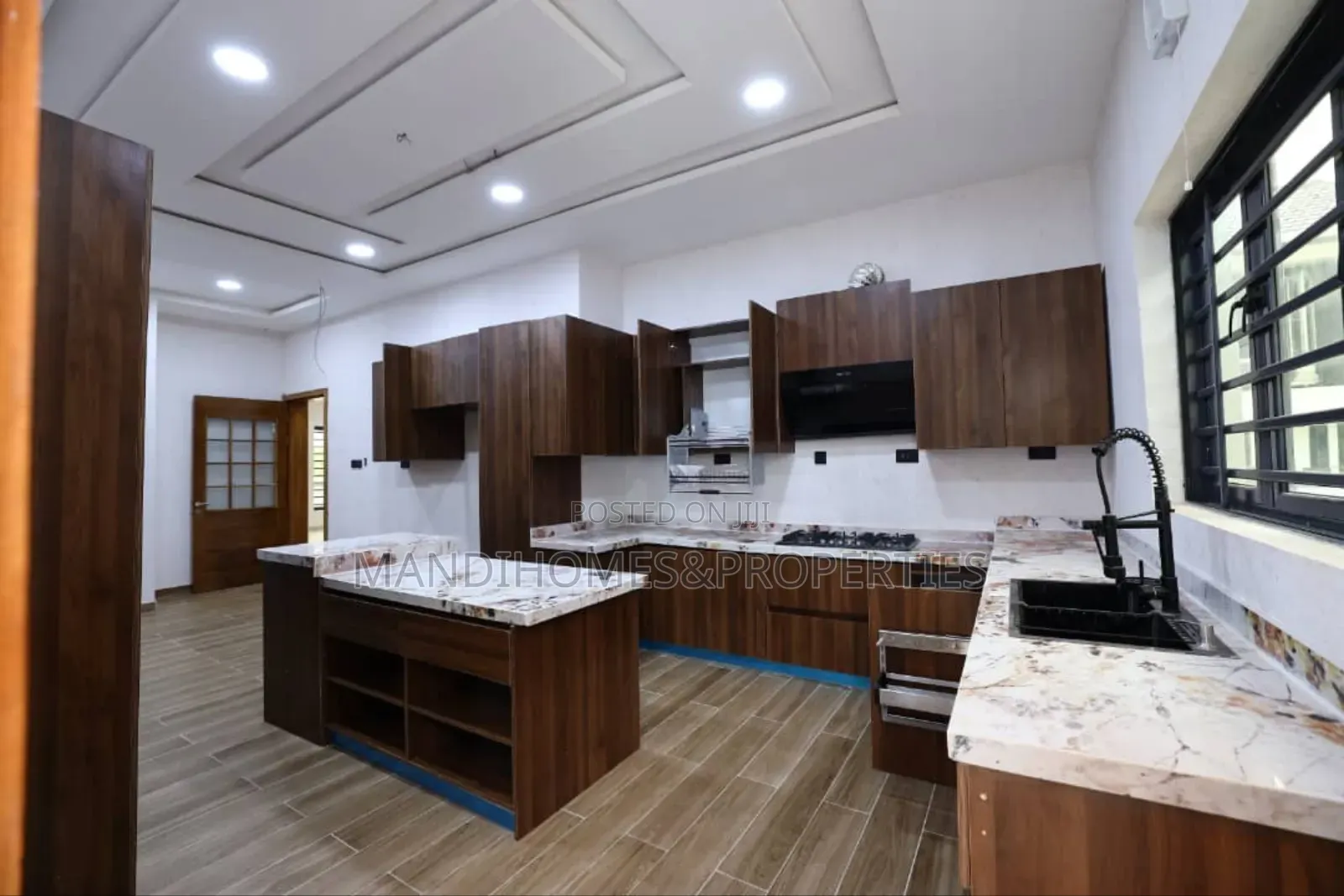 5bdrm Duplex in Sangotedo for sale in Sangotedo