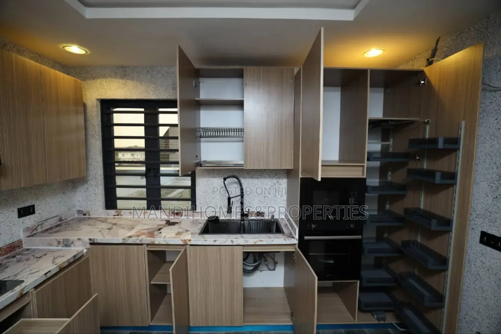 5bdrm Duplex in Sangotedo for sale in Sangotedo