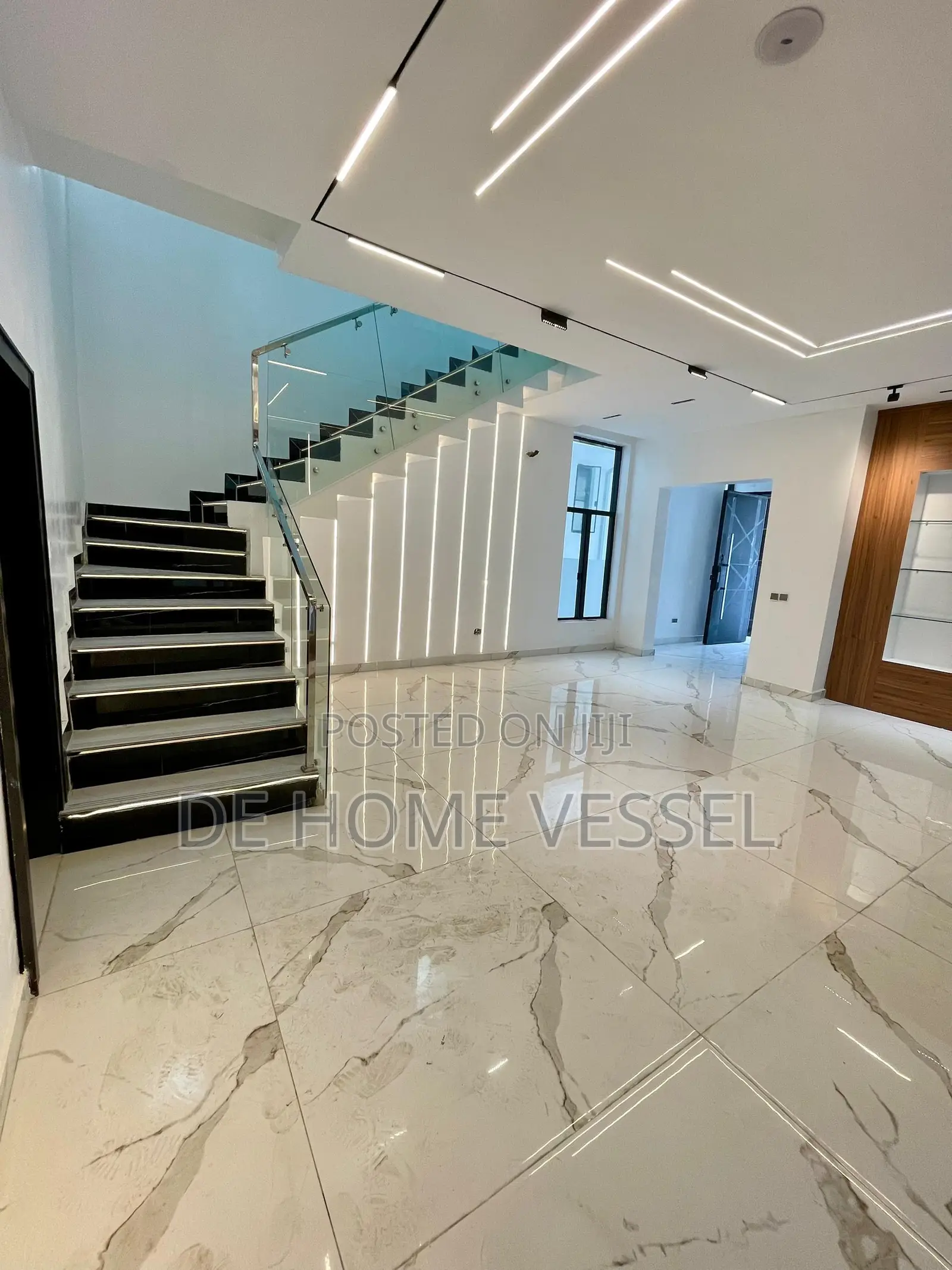 5bdrm Duplex in Lekki Phase 1 for sale in Lekki Phase 1